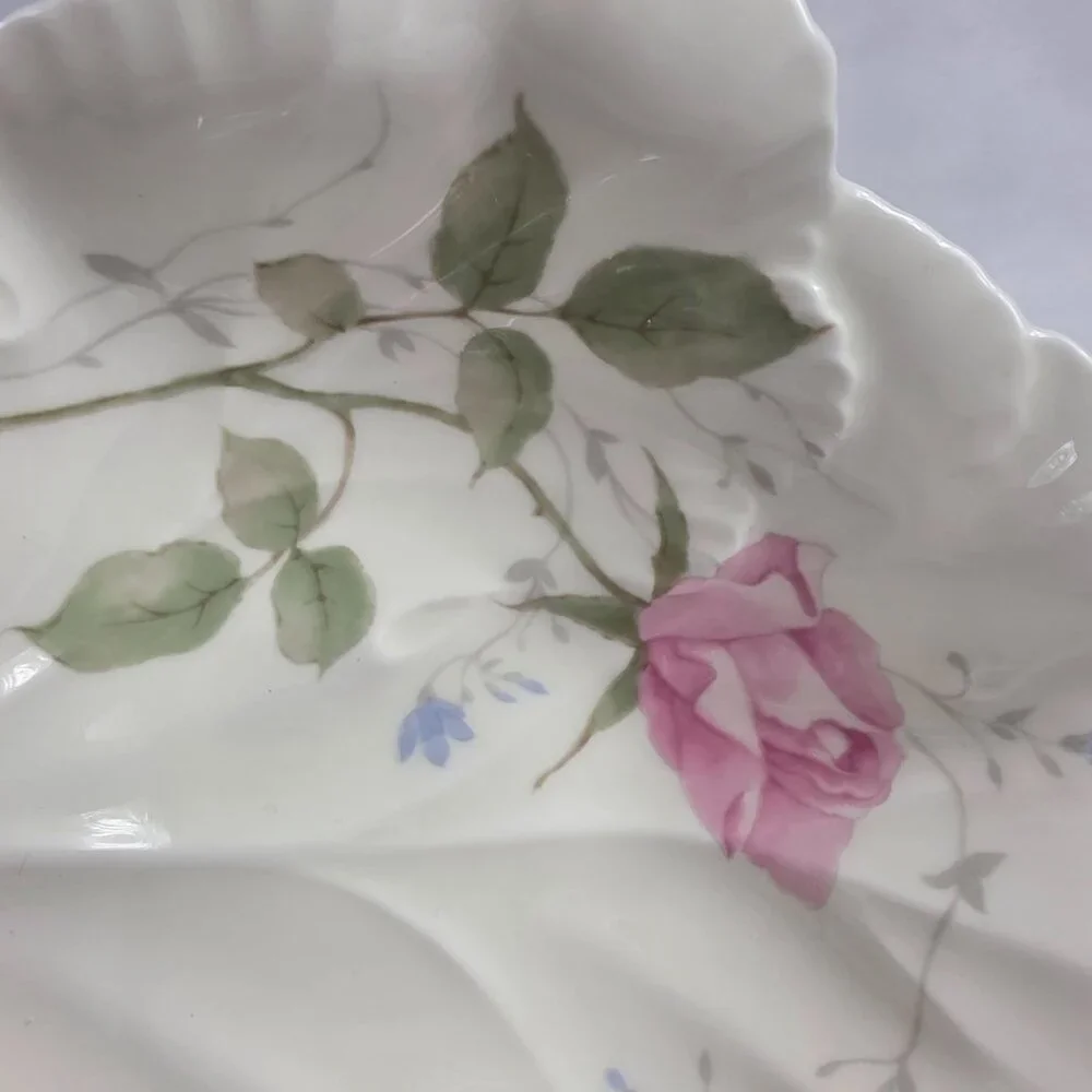 Mikasa April Rose 7 Inch Leaf Shaped Dish White with Pink Roses & Green Leaves